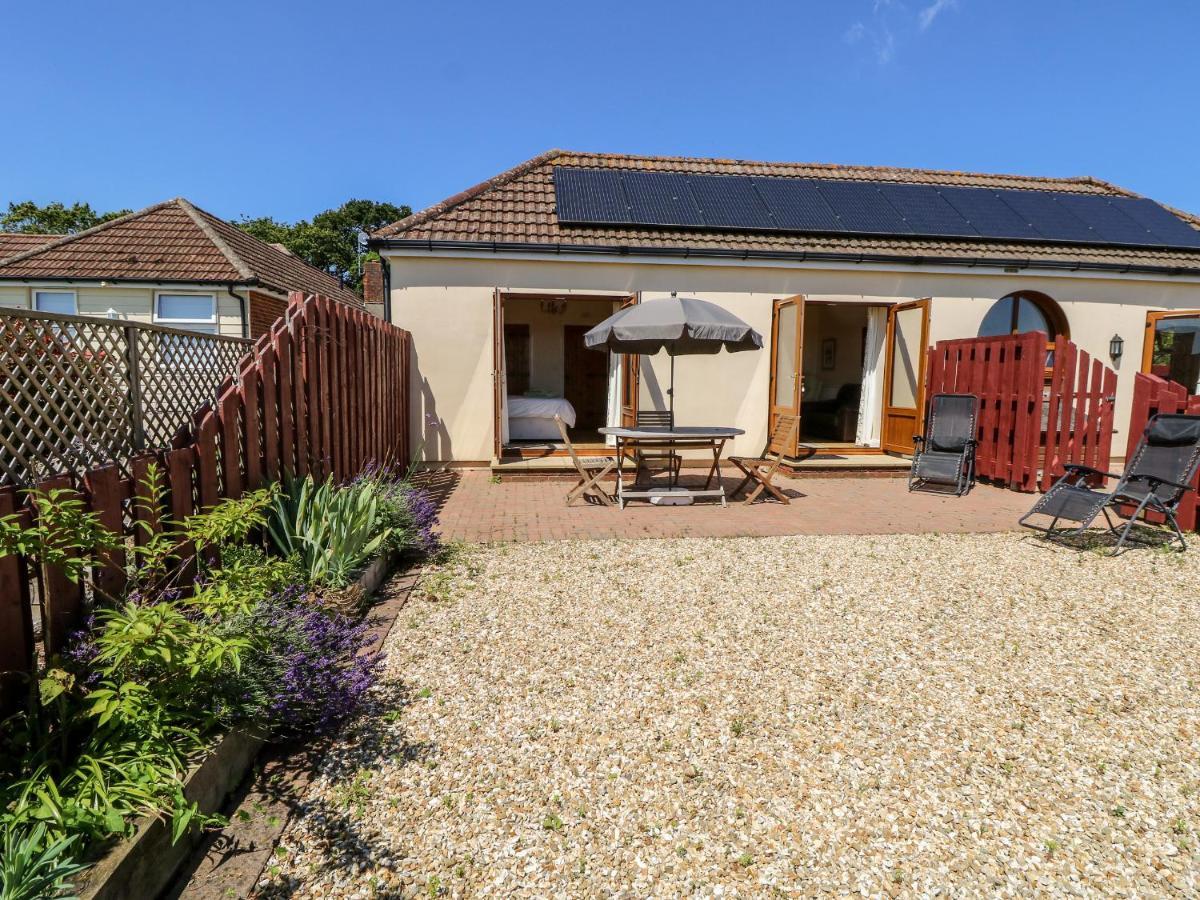 3 The Stables Villa Havenstreet  Exterior photo